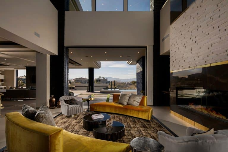 Unique and Modern Luxury Living Room